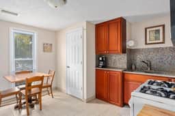 2BR Apartment with Private Office Near Downtown - Dahlia