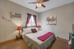 Studio Condo Near Lake Pepin - King Bed - Dewdrop