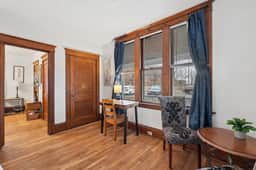 Private King Room Across from Como Lake - Hickory