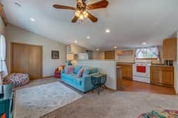 2BR Condo Near Lake w/ Sunny Bedrooms - Moonbeam