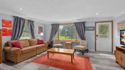 2BR Main Level Near Lake Pepin & Venues - Primrose