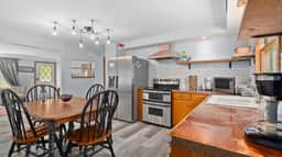 2BR Main Level Near Lake Pepin & Venues - Primrose