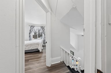 Upstairs Queen Bedroom
