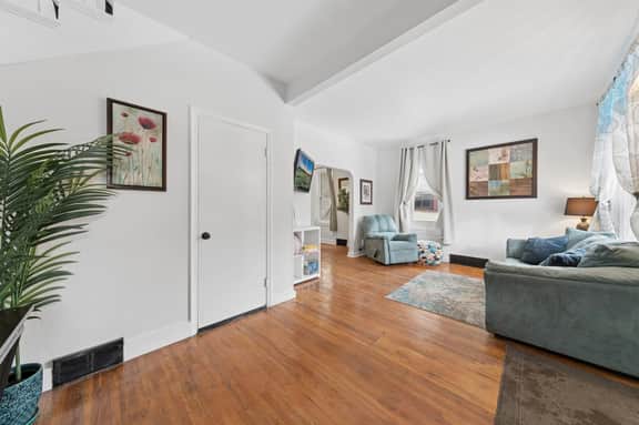 3BR Home Across from Como Lake - Aspen