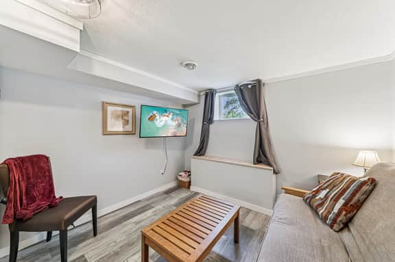 Cozy 2BR Garden Apartment Near Lake Pepin - Daisy