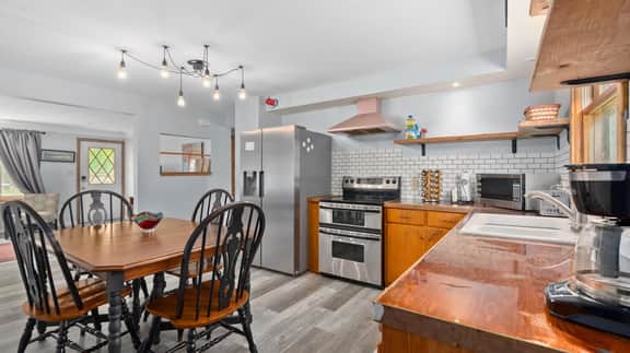 2BR Main Level Near Lake Pepin & Venues - Primrose