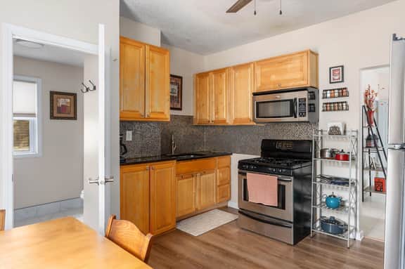 2BR Apartment Near Downtown with Workspace - Snapdragon