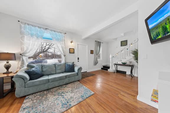 4BR Home Across from Como Lake - Evergreen