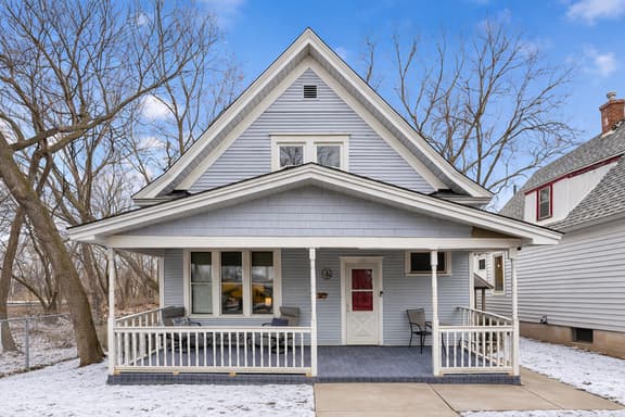 3BR Home Across from Como Lake - Hawthorn