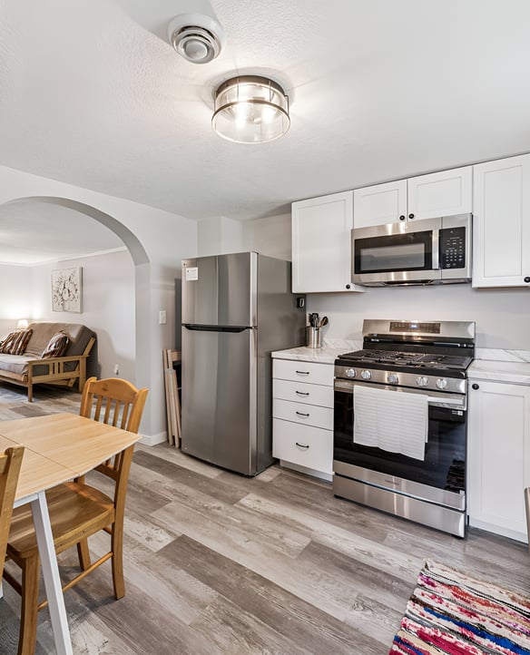 Full kitchens, full of useful things